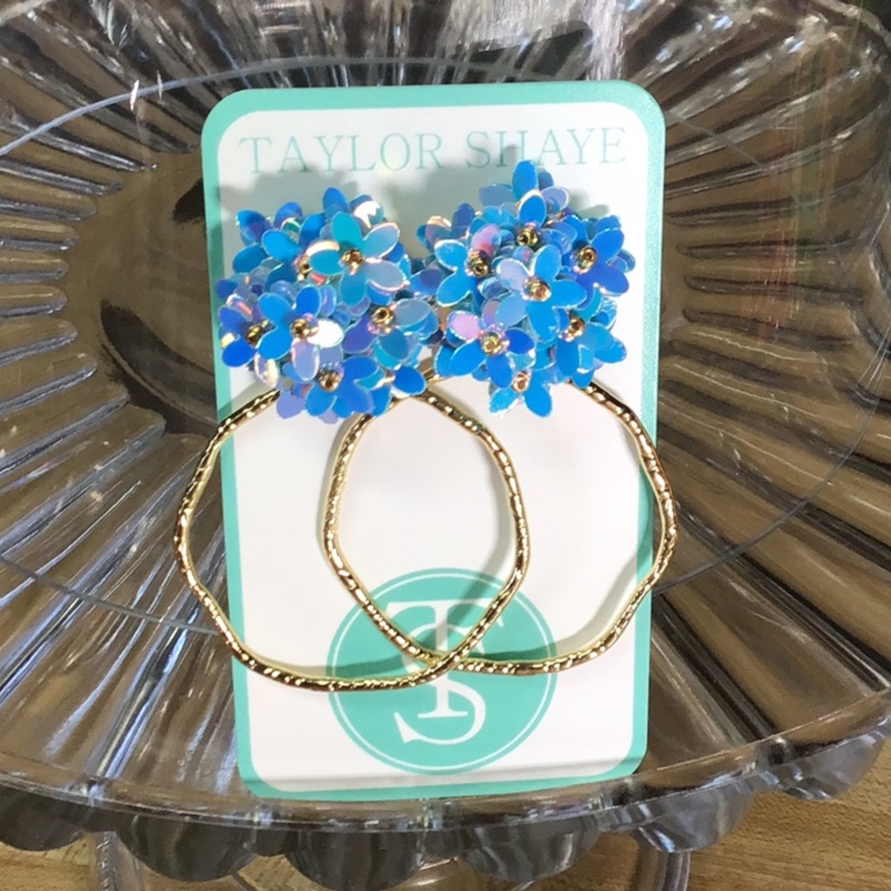 TAYLOR SHAYE EARRINGS❤️❤️